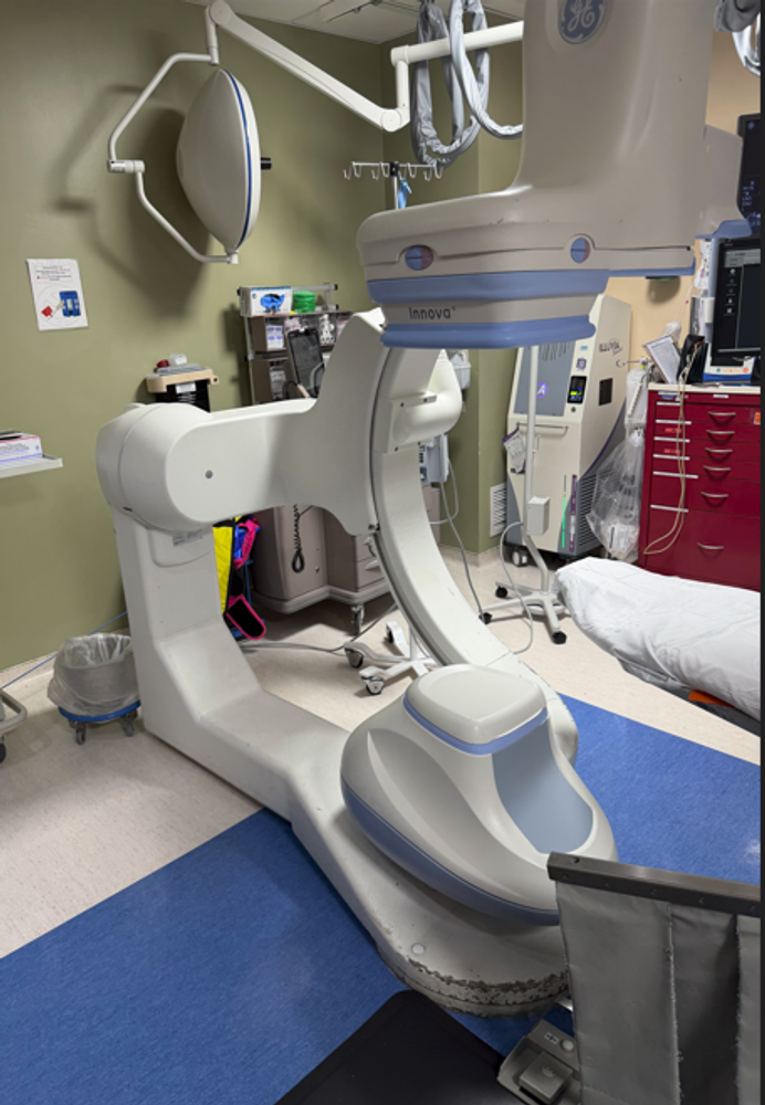 GE Innova 2100 IQ Plus Angiography System