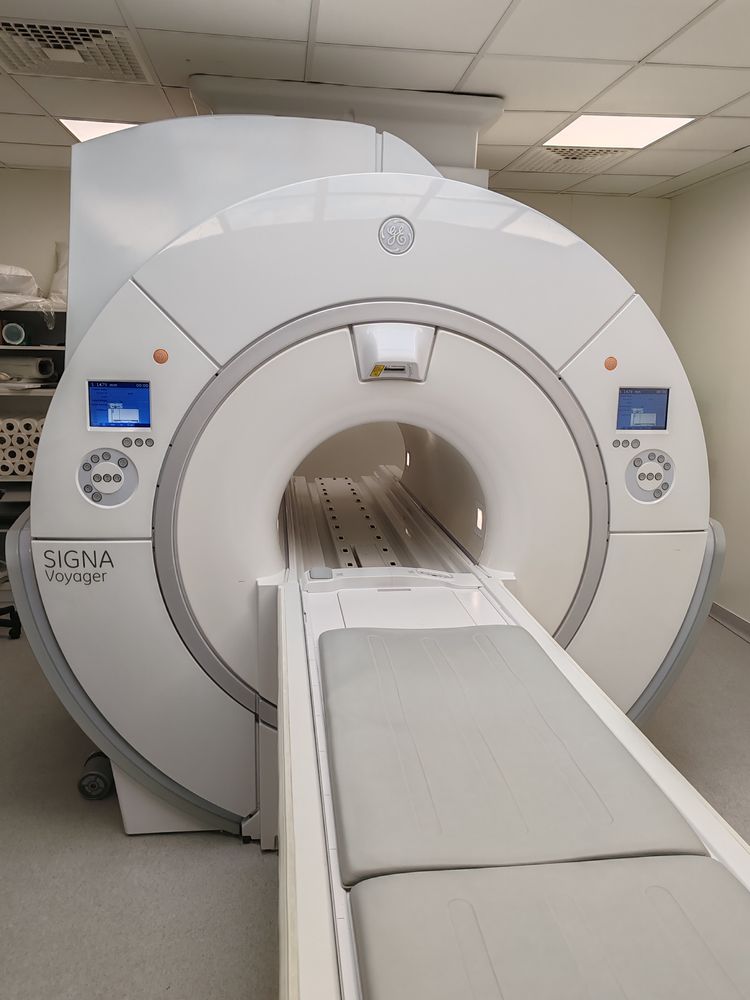 GE Signa Voyager 1.5T MRI