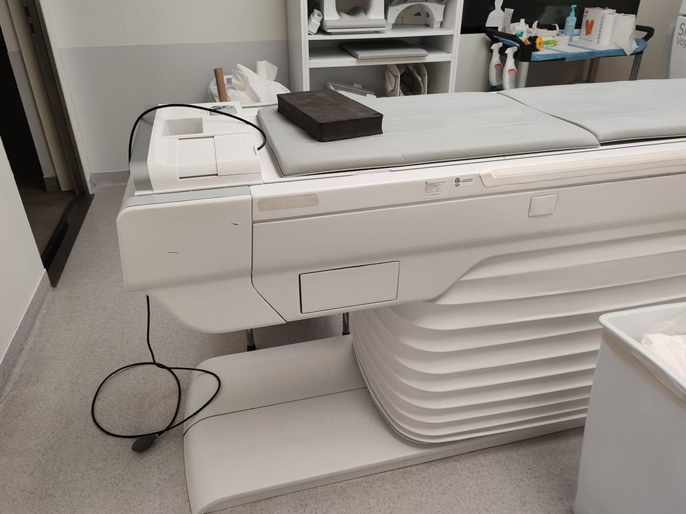 GE Voyager 1.5T MRI table