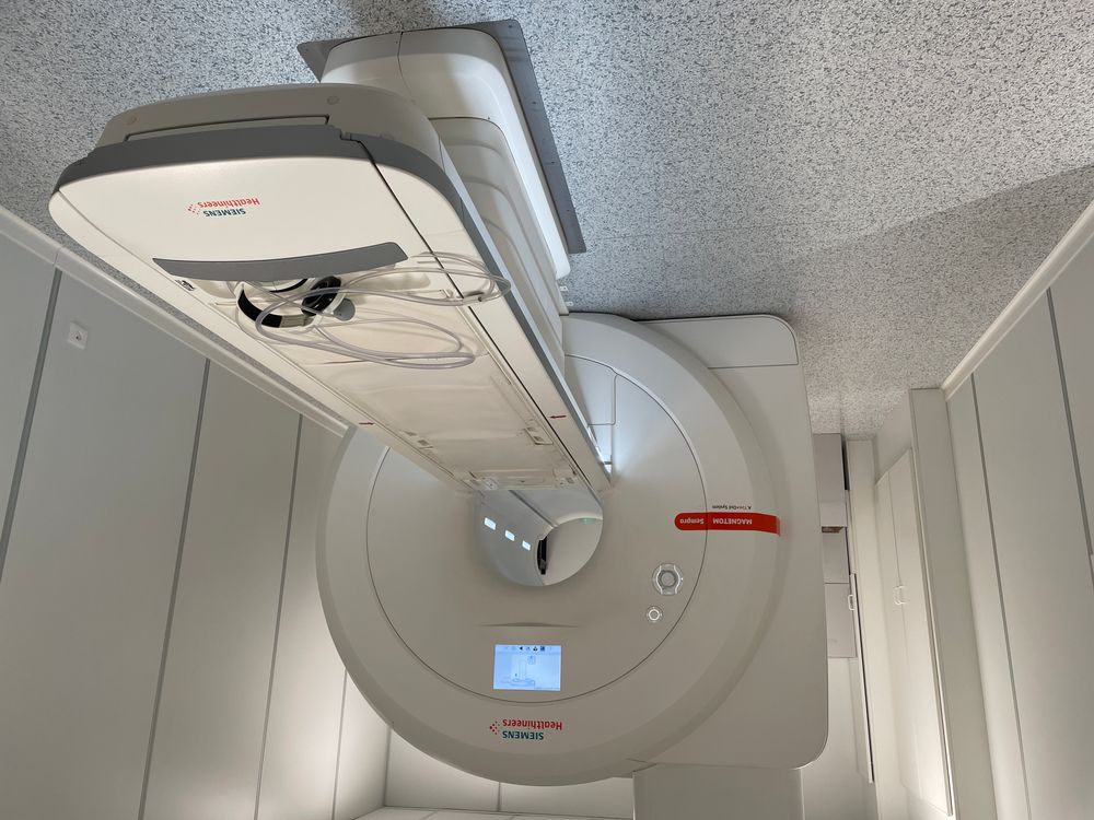 Siemens 1.5T Sempra MRI System