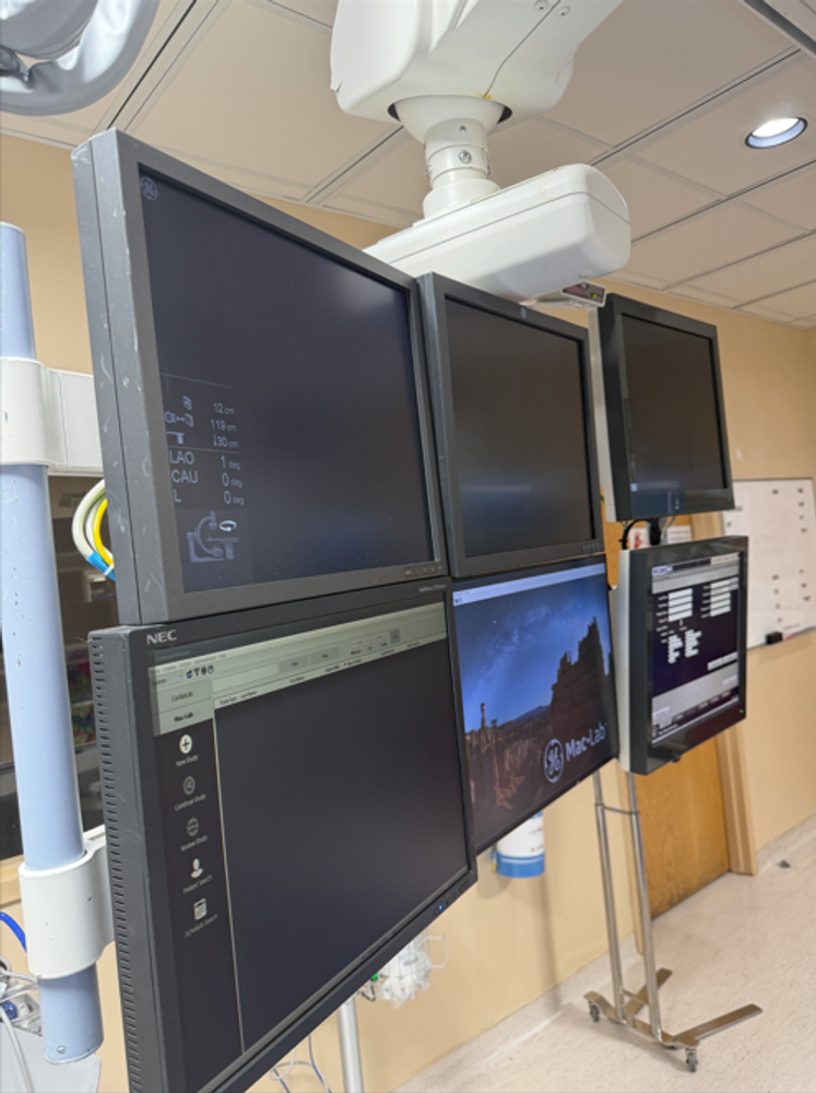 Cardiac Catheterization Lab Monitors with GE Mac-Lab and CardioLab Software