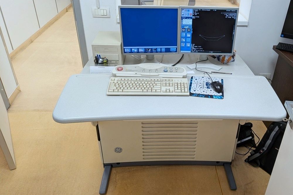 GE Discovery 16 PET/CT Operator Console