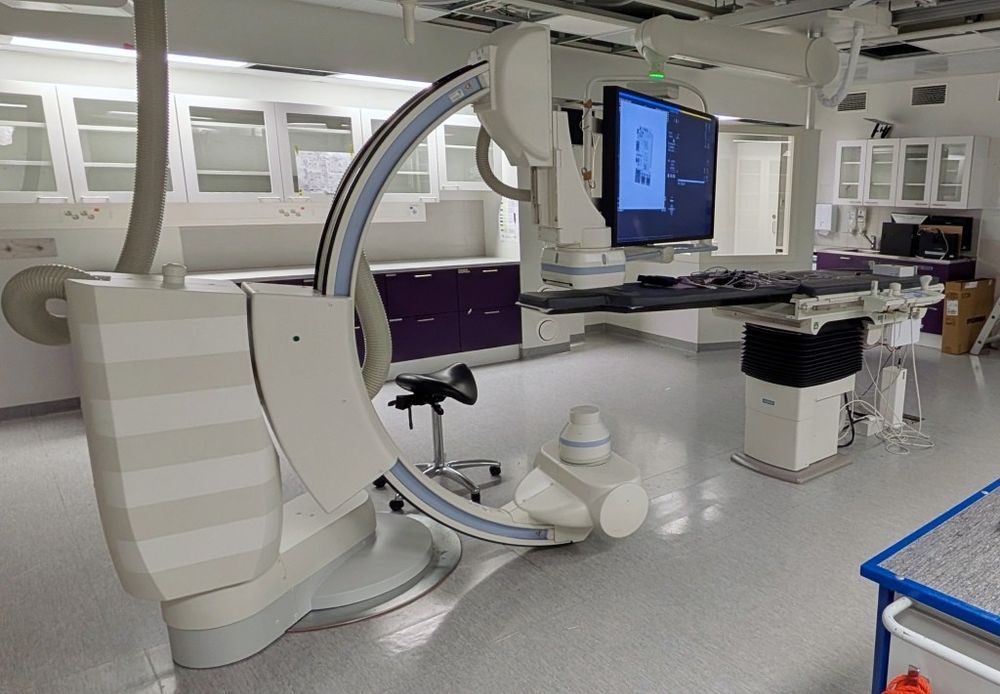Siemens Artis Zee Floor 30x40 Angiography System in Medical Room