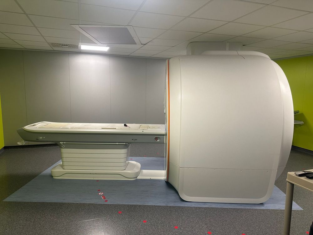 Siemens 1.5T Altea MRI System